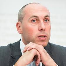 Les adultes suisses plus compétents que la moyenne en lecture ou en  mathématiques: interview de Mariana Steiner