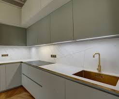 Roule Alma Interieurs Architecture Et Decoration Sur Mesure Cuisine Verte Choses De Cuisine Maison Normande