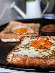 Resepi roti telur sardin ini memberikan twist kepada roti telur biasa menggunakan bahan bahan dapur yang simple sahaja. Ash On Twitter Roti Bakar Telur Goyang