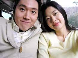 สำหรับ จอนจีฮยอน และสามี ชเวจุนฮยอก นายธนาคาร ได้แต่งงานกันเมื่อเดือน เม.ย. F Ead5lgtufkgm