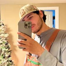 Derek Castillo® (@dlcastillo6)