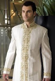 Muslim wedding receptions, in america often include many familiar wedding reception traditions like the cake cutting, first dance, speeches, parent dances, and more. Muslim Wedding Dress For Groom Desain Pernik Pernikahan