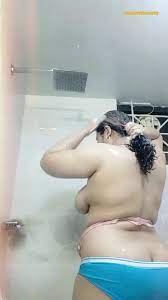 Desi girl showing body while she bath in washroom. watch online