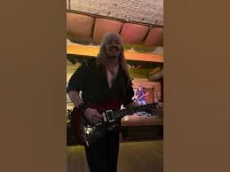 Chris Max rockin’ 🎸