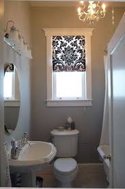 Bad Fenster Vorhang Designs Mit Bildern Badezimmer Ohne Fenster Traditionelle Bader Badezimmer Dekor