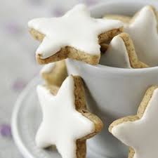 Biscuits De Noel En Forme D Etoiles Biscuit De Noel Recette Biscuit De Noel Recette Biscuit