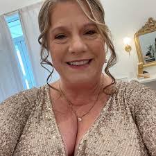 Lori Geving's Instagram, Twitter & Facebook