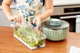 Dec 15, 2020 · once the greens have chilled for about 30 minutes, they'll be crisp and ready to use. How To Store Lettuce To Keep It Fresh And Crisp