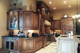 Kitchen With Cabinets On Outside Corner Wrap Around Cabinets Design Ideas Pictures Mediterranean Kitchen Design Tuscan Kitchen Kitchen Remodeling Projects