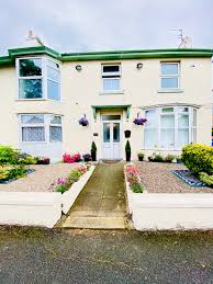 Learn more about the twelve houses of the birth chart, each of which represents an area of your life. Prestatyn 3 Bedroom Apt All En Suite Ex Location Houses For Rent In Denbighshire Wales United Kingdom