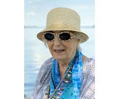 Cynthia Sandstrom's Instagram, Twitter & Facebook