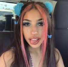 10 Biggest Spring Summer 2020 Hair Color Trends You Ll See Everywhere Ecemella In 2020 Hair Color Streaks Pink Hair Streaks Aesthetic Hair