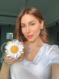 بوسو خدّو هَيْدا بَعدو طفل صغير☺️🖤🌼 #غلط_كتير #مساء_الخير #يارا  #GheletKtir #LoveMeLoveMeNot #Collection #MyCollection🌼 #NewAlbum #Yara 🌼  https://youtu.be/JvnRYwj5JUI?si=bBaQmb2Ky8v6Tjfe