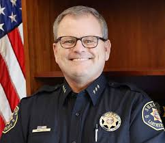 Eldridge hunts for a new city administrator