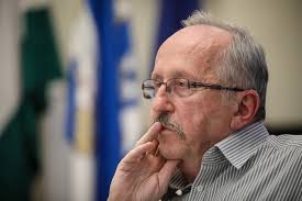 Former member of the european parliament from the hungarian democratic coalition, mayor of the 7th district in budapest. Igaza Volt Niedermullernek Valoban Alkalmatlan Polgarmesternek