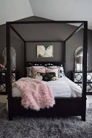 Create A Romantic Bedroom Using These 8 Smart Tricks Kucuk Yatak Odalari Yatak Odasi Ic Tasarimi Yatak Odasi Ic Mekan