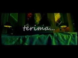 Semua lagu disini hanya untuk review saja. Lirik Lagu Bertakhta Di Hati