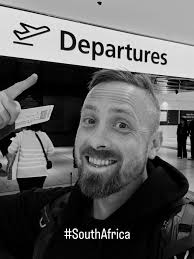 Going live in 10 minutes (9am) for those who want to join us and hear all  about my work, my new switch to Fuji GFX and no doubt heaps more! You can