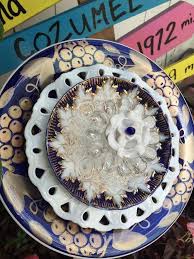 Used kitchen glassware and metal plates, bowls, serving dishes, votive candle holders…. 20 Upcycled Garden Glass Flowers Made Of Old Plates Glass Garden Flowers Art Glass Flowers Glass Flowers
