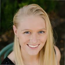 I am so thrilled to say that I have finished up my first year of my  doctoral program in Communication at the University of Kentucky! 👏🏻💙  Time flies when you're having fun (