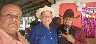 CUMPLEAÑOS DE DON ROLANDO VINDEL. COMUNIDAD DE PUNUARE,JUTICALPA. NINROT  RUBI EVENTO DE SU CU