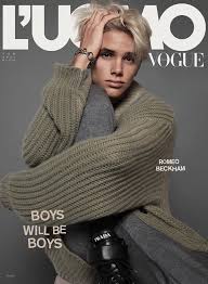 Romeo beckham was born on september 1st, 2002 as at first, romeo and his family lived in england, but in july 2003, they moved as david was traded to. Romeo Beckham Fait Ses Debuts En Couverture De Magazine Sur L Uomo Vogue Crumpe