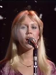 Anne Fried's Instagram, Twitter & Facebook