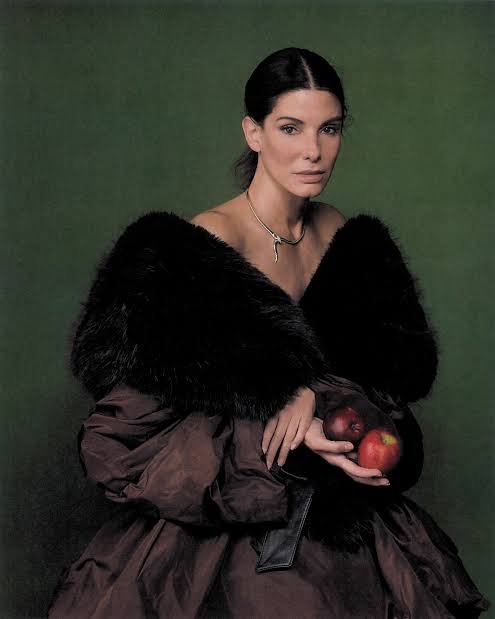 Sandra Bullock para la edición 568 de septiembre de 2026 de Interview  Magazine; Fotografía de Szilveszter Mako : r/popculturechat
