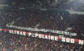 Nice versus marseille is abandoned after dimitri payet throws a bottle back into the crowd and fans storm the pitch. Cette Banderole Fait Le Buzz Pendant Le Match Nice Marseille Nice Matin