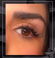 Eyelash Extensions Dubai Best Lash Extension Salon Service Near Me In 2020 Eyelash Extensions Styles Eyelash Extensions Beautiful Eyelashes