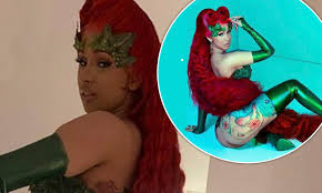 Видео poison ivy thicc thiccccckk! Cardi B Shares A Cheeky Behind The Scenes View Of Her Elaborate Poison Ivy Costume Daily Mail Online