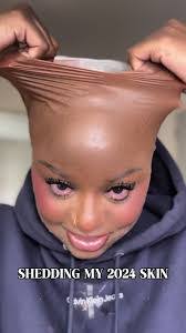 Paige Isaacson's Instagram, Twitter & Facebook