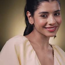 18KT Gold & Diamond Classic Curved Hoop Earrings