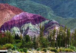 El Cerro De Siete Colores Jujuy Argentina La Colina Obtiene Sus Colores De Los Sedimentos Marinos Y Cada Ca Argentina Paisajes Argentina Lugares Argentina