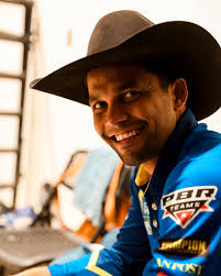 made watermelon juice with lemon, ginger and cinnamon An omelette with  brussel sprouts and onion. Bacon Good morning folks. Let's make it happen  again today. #skoden #worksmarternotharder