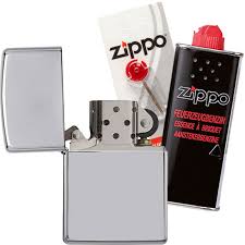 A zippo lighter is a reusable metal lighter produced by zippo manufacturing company of bradford, pennsylvania, united states. Benzinfeuerzeug Im Zippo Set