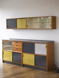 Grellow Love This Would Be Perfect In The Family Room I Am Drooling Over All Of That Storage Space Met Afbeeldingen Interieur Huisinrichting Keukenkastjes