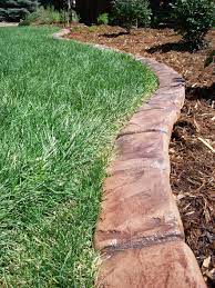 L&b's concrete landscape borders offers many edge patterns and colors. Fisk Lawnscapes Dream It Design It Scape It Backyard Landscaping Designs Landscape Lawn Edging