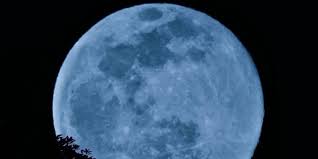 Yang terakhir terjadi pada siang hari, jadi tidak dapat diamati, dan karena itu sedikit menarik bagi moongazers. Fenomena Langka Supermoon Bulan Biru Sekaligus Gerhana Bulan Di Indonesia