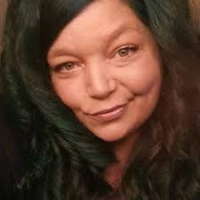 Nicole Beach's Instagram, Twitter & Facebook