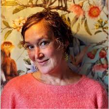 So a gentleman walks in just now, hands me a card and says: Hey my name is  George, and during the summer