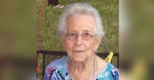 Edith Beck's Instagram, Twitter & Facebook