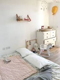 le lit au sol de bebe happy chantilly lit au sol lit chambre bebe montessori