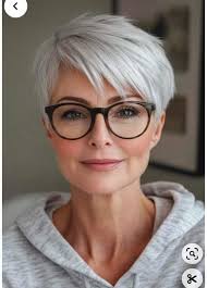 Modern blooms in sleek, soaring lines