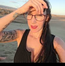 Hi received this yesterday really need help. They are stressing me out.  Thank you xx