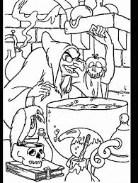 But her wicked stepmother, the queen, envied and hated snow white because she was the fairest one of all… find out our beautiful collection of snow white coloring pages. Snow White Witch Coloring Pages Coloring And Drawing