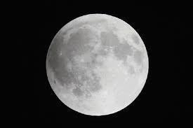 During the eclipse, the full moon will pass through the earth's shadow. Blood Moon Lunar Eclipse Distilled Into A Nine Second Animated Gif