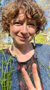 Meet cleavers, a common spring weed with medicinal cleansing properties,  and benefits for the skin and urinary system. And learn to make yummy  cleavers cold infusion. If you enjoy this video, please ...