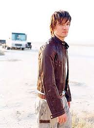 Boy band member steps in after Timberlake stumbles