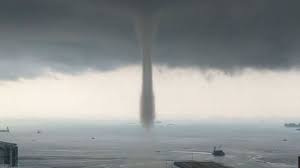 A water spout was spotted in singapore in woodlands, confirmed by the meterological services the waterspout was seen from marsiling to the woodlands, and also near sungei buloh, people told. Thanos Is Coming Waterspout Spotted Over Bay In Singapore World News India Tv